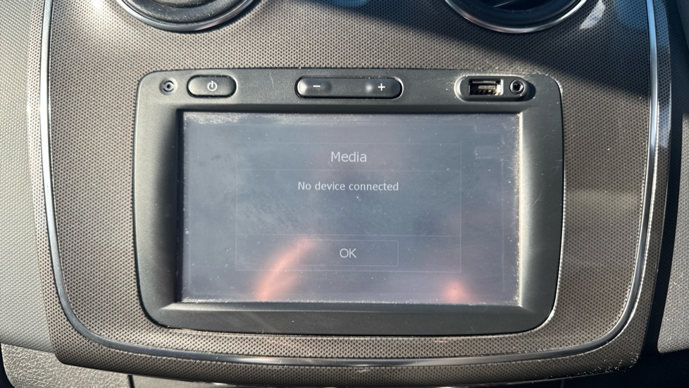 Dacia Sandero Stepway 0.9 TCe Laureate 5dr Petrol Hatchback - Image 34