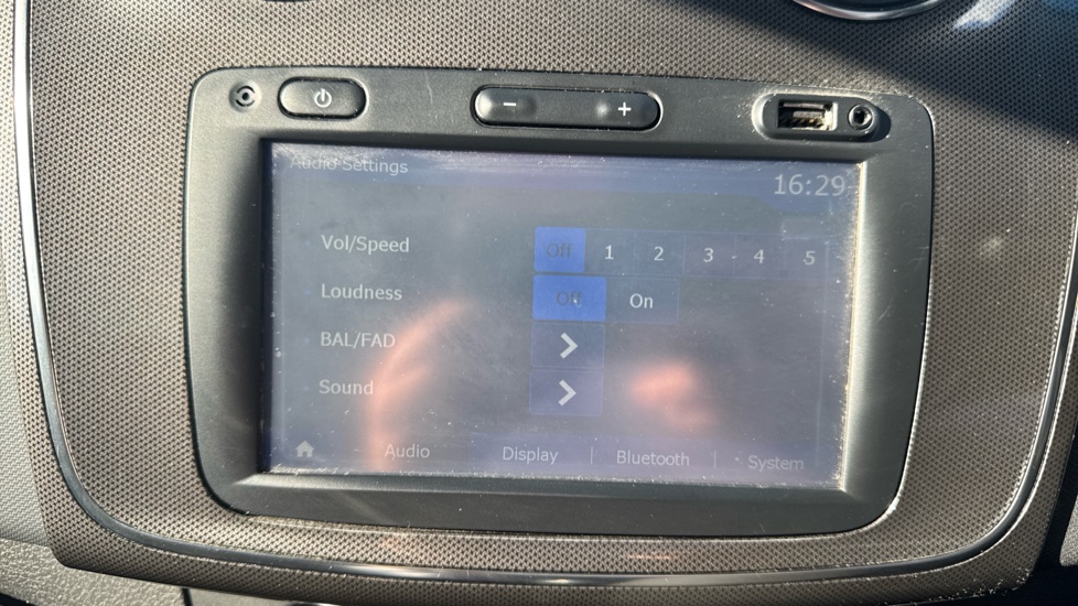 Dacia Sandero Stepway 0.9 TCe Laureate 5dr Petrol Hatchback - Image 36