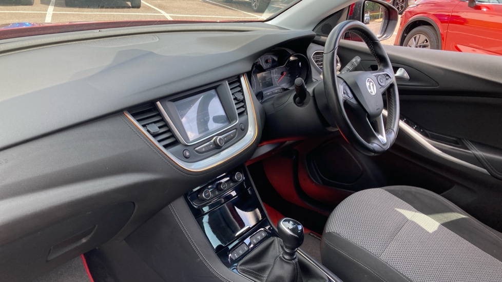 Vauxhall Grandland X 1.2 Turbo SE 5dr Petrol Hatchback - Image 9