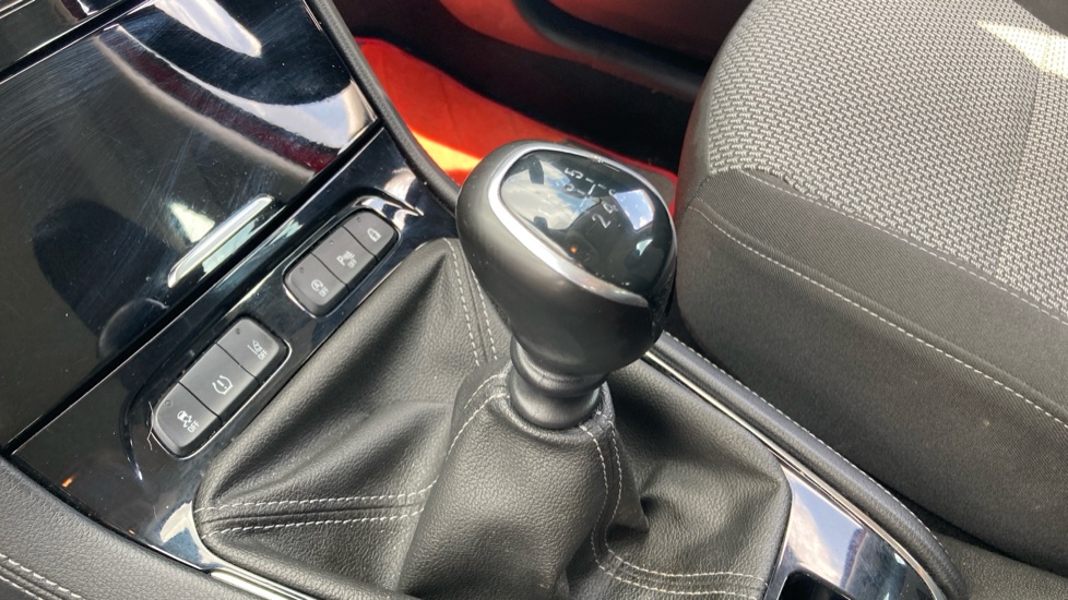 Vauxhall Grandland X 1.2 Turbo SE 5dr Petrol Hatchback - Image 13