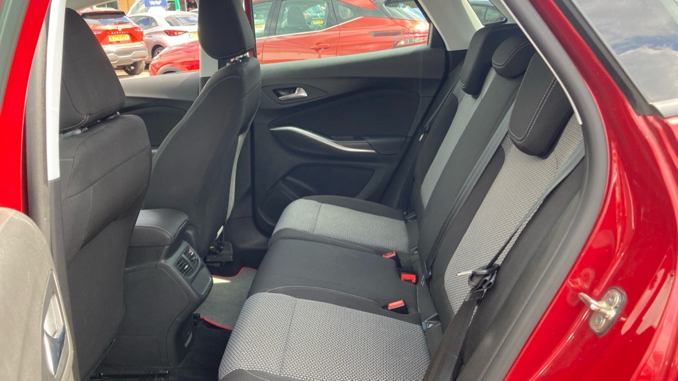 Vauxhall Grandland X 1.2 Turbo SE 5dr Petrol Hatchback - Image 16