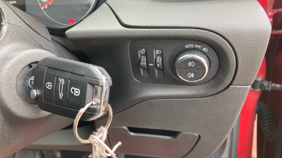 Vauxhall Grandland X 1.2 Turbo SE 5dr Petrol Hatchback - Image 33