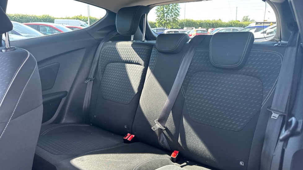 Ford Fiesta 1.0 EcoBoost Zetec 3dr Petrol Hatchback - Image 16