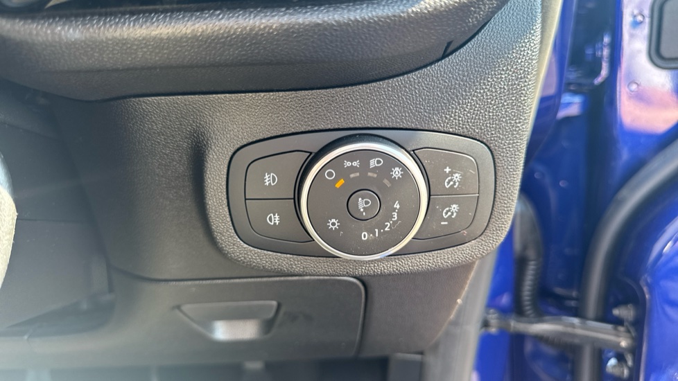 Ford Fiesta 1.0 EcoBoost Zetec 3dr Petrol Hatchback - Image 23
