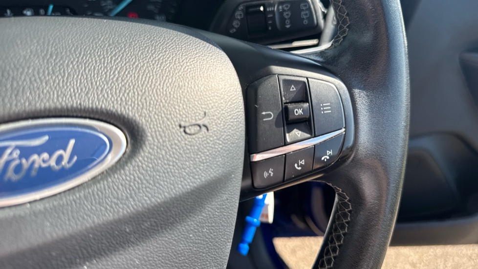 Ford Fiesta 1.0 EcoBoost Zetec 3dr Petrol Hatchback - Image 25