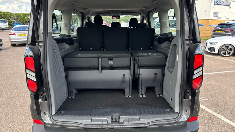 Ford Tourneo Custom 320 L1 Diesel Fwd 2.0 EcoBlue 136ps H1 Zetec 8 seater Auto - Image 4