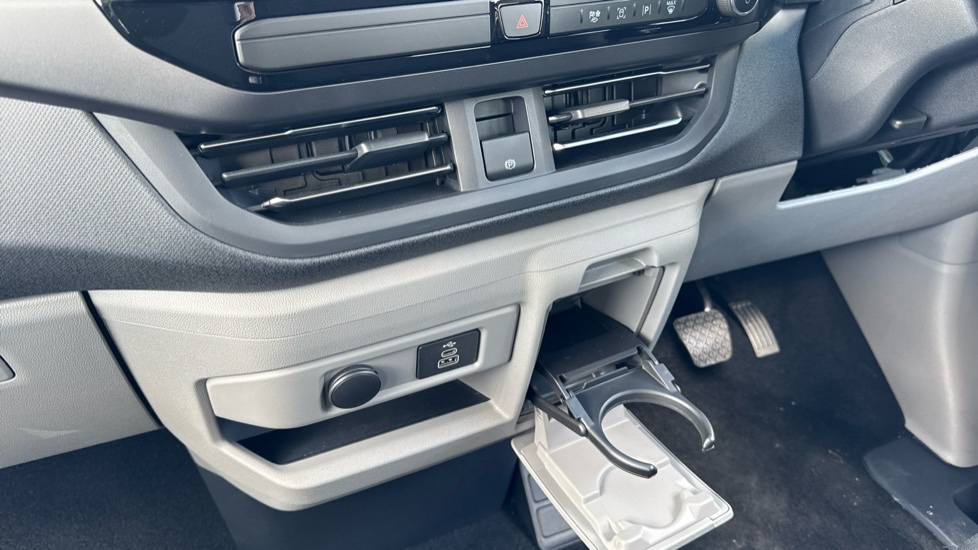 Ford Tourneo Custom 320 L1 Diesel Fwd 2.0 EcoBlue 136ps H1 Zetec 8 seater Auto - Image 13