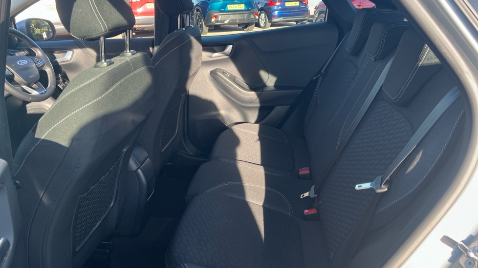 Ford Puma 1.0 EcoBoost Hybrid mHEV Titanium 5dr Petrol Hatchback - Image 16
