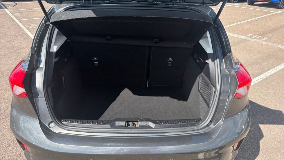 Ford Focus 1.0 EcoBoost 125 Titanium 5dr Petrol Hatchback - Image 4
