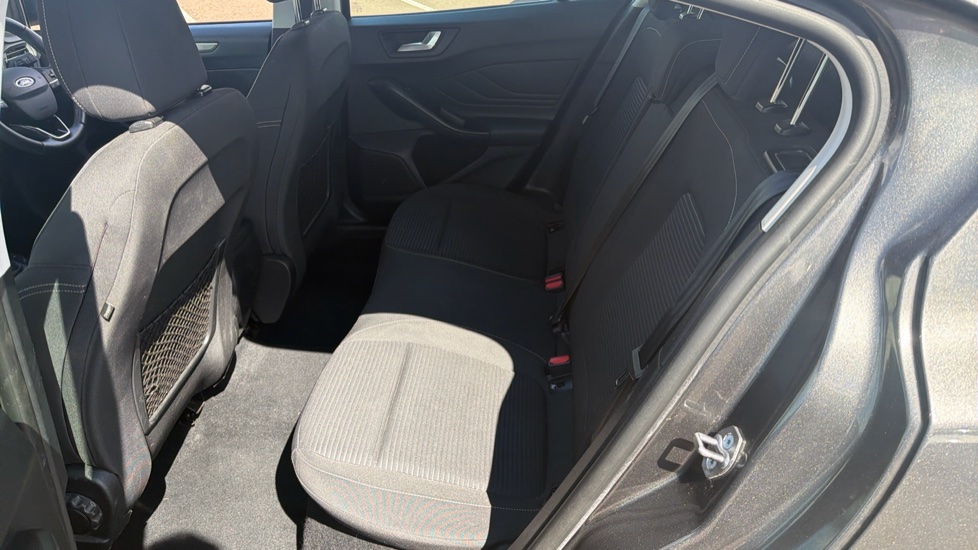 Ford Focus 1.0 EcoBoost 125 Titanium 5dr Petrol Hatchback - Image 16