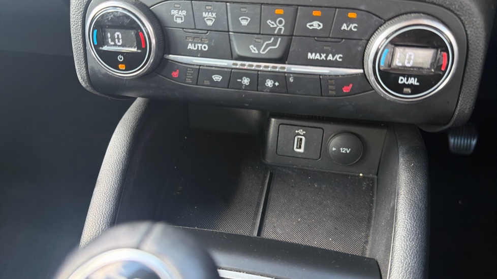 Ford Focus 1.0 EcoBoost 125 Titanium 5dr Petrol Hatchback - Image 29