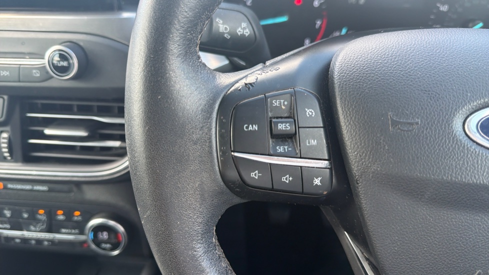 Ford Focus 1.0 EcoBoost 125 Titanium 5dr Petrol Hatchback - Image 31