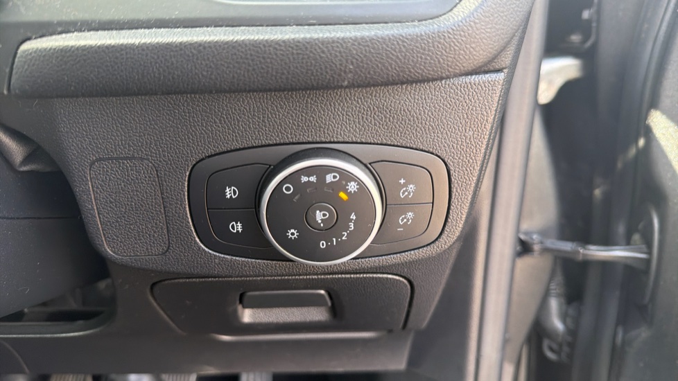 Ford Focus 1.0 EcoBoost 125 Titanium 5dr Petrol Hatchback - Image 33