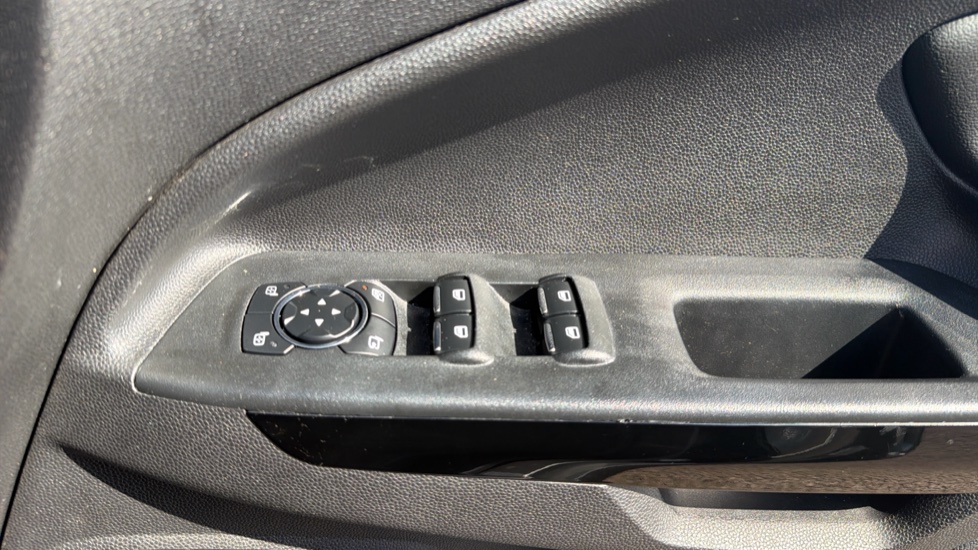 Ford EcoSport 1.0 EcoBoost 140 ST-Line 5dr Petrol Hatchback - Image 36