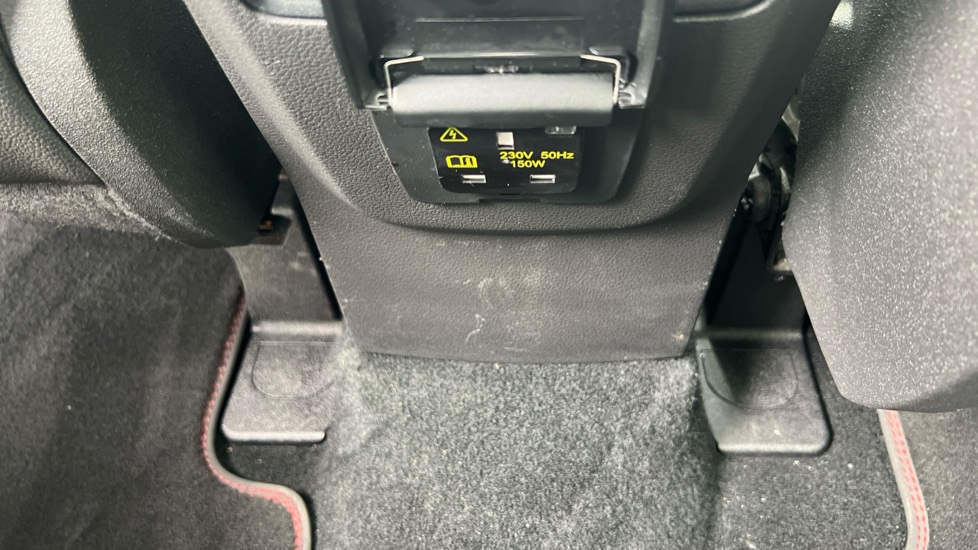 Ford Kuga 2.0 TDCi ST-Line 5dr 2WD Diesel Estate - Image 21
