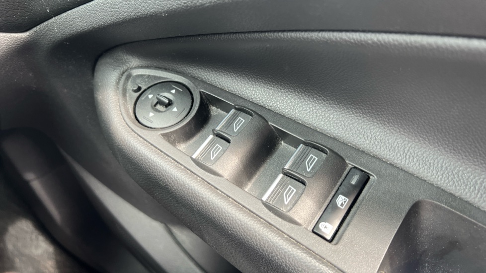 Ford Kuga 2.0 TDCi ST-Line 5dr 2WD Diesel Estate - Image 22