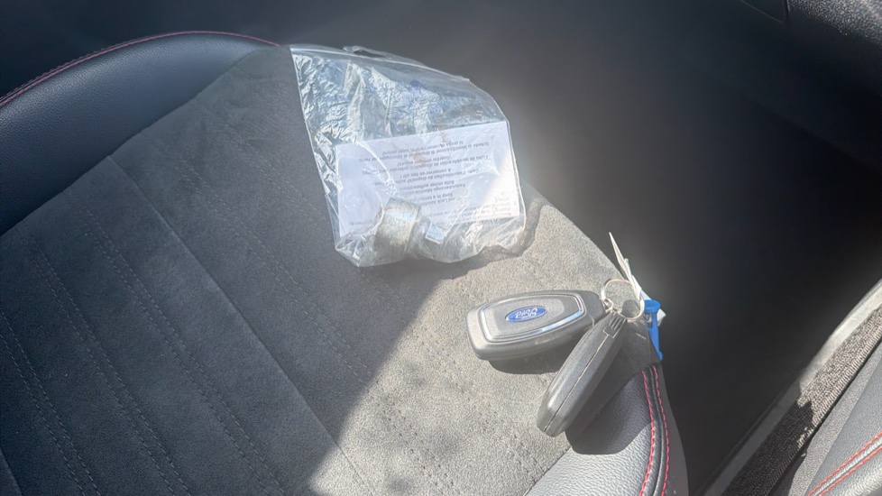Ford Kuga 1.5 EcoBoost 150 ST-Line Edition 5dr Petrol Estate - Image 19