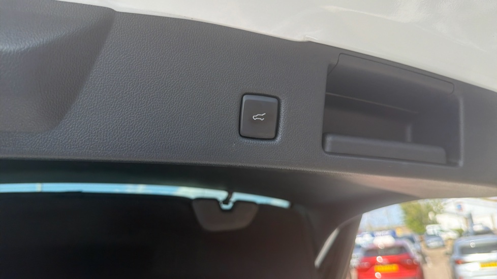 Ford Kuga 1.5 EcoBoost 150 ST-Line Edition 5dr Petrol Estate - Image 21