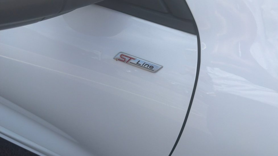 Ford Kuga 1.5 EcoBoost 150 ST-Line Edition 5dr Petrol Estate - Image 22
