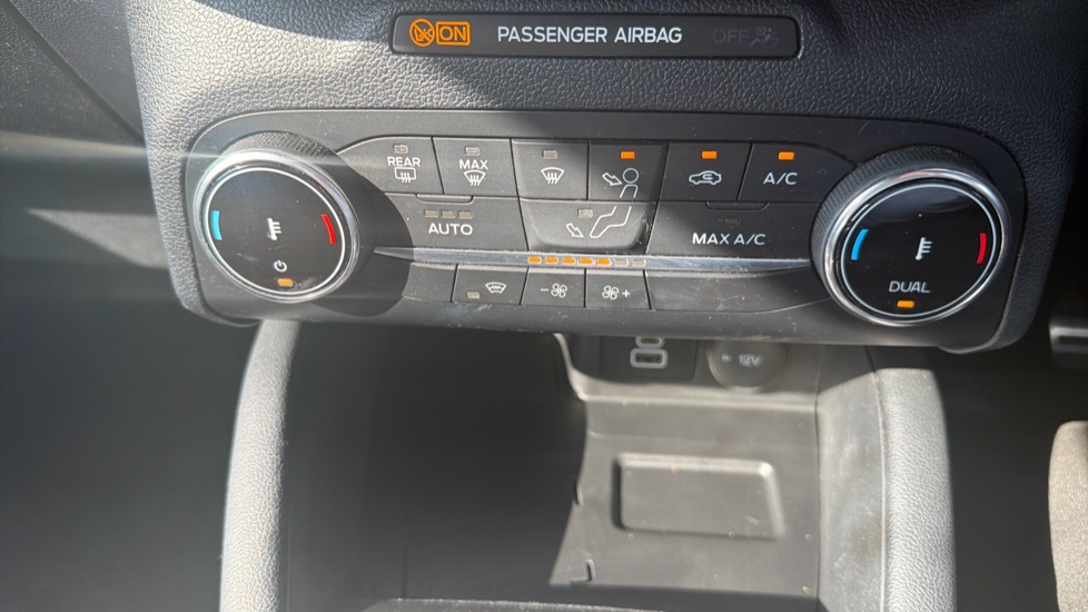 Ford Kuga 1.5 EcoBoost 150 ST-Line Edition 5dr Petrol Estate - Image 31