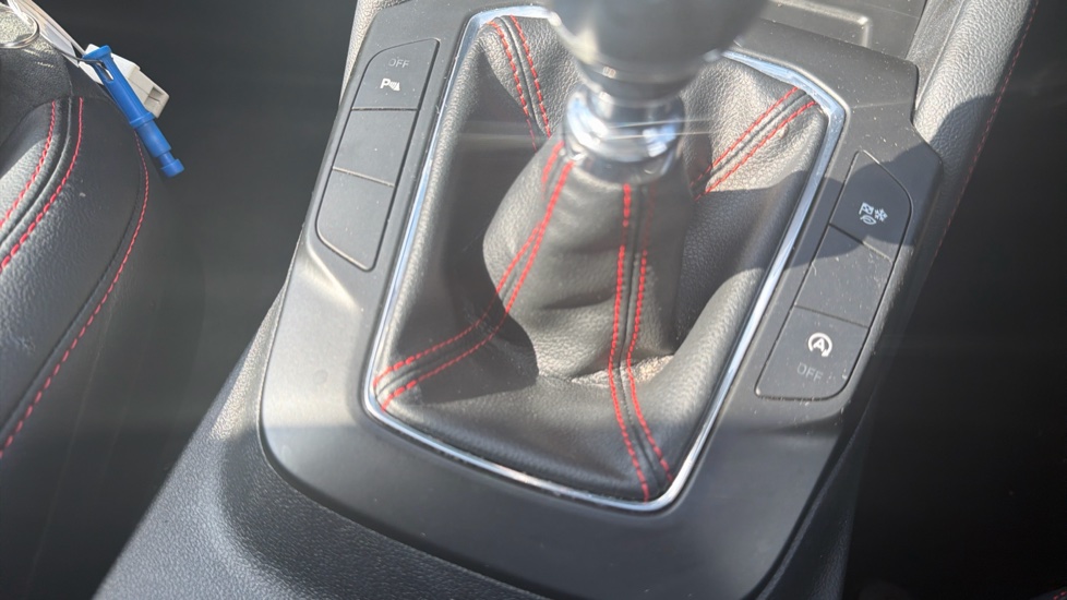 Ford Kuga 1.5 EcoBoost 150 ST-Line Edition 5dr Petrol Estate - Image 33