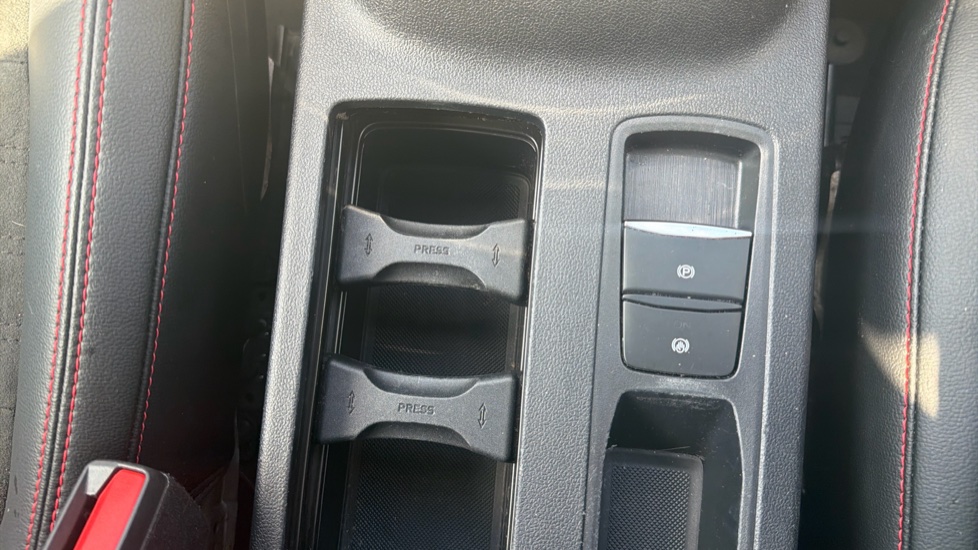 Ford Kuga 1.5 EcoBoost 150 ST-Line Edition 5dr Petrol Estate - Image 34