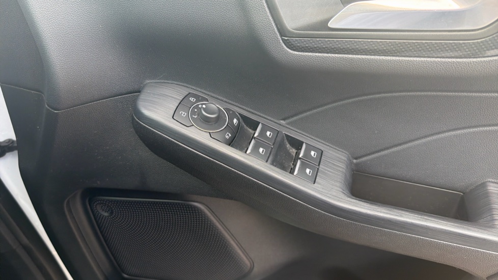 Ford Kuga 1.5 EcoBoost 150 ST-Line Edition 5dr Petrol Estate - Image 40