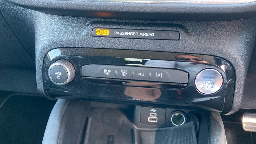 Ford Kuga 2.5 PHEV Active 5dr CVT Estate - Image 24