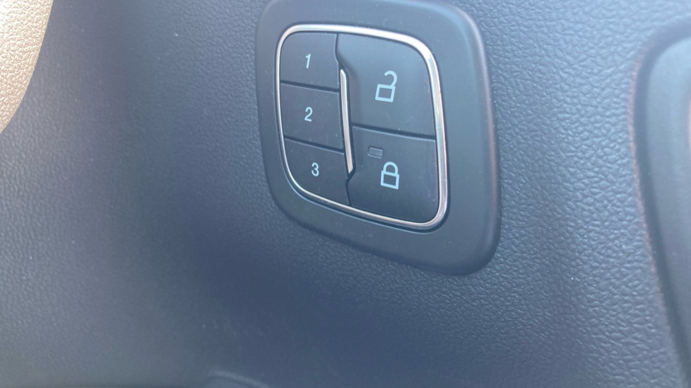 Ford Kuga 2.5 PHEV Active 5dr CVT Estate - Image 28