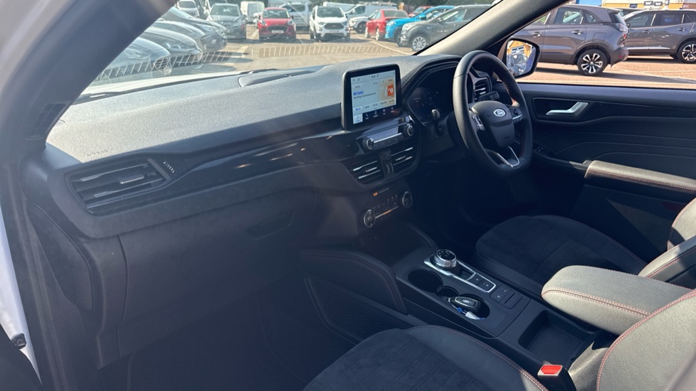 Ford Kuga 2.5 FHEV ST-Line Edition 5dr CVT Hybrid Estate - Image 9