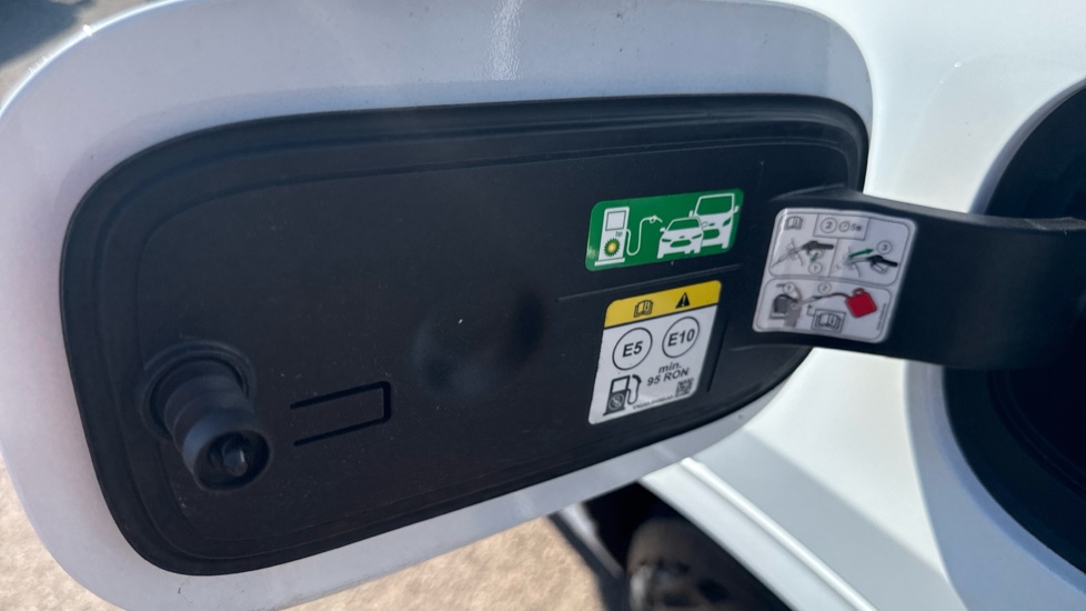 Ford Kuga 2.5 FHEV ST-Line Edition 5dr CVT Hybrid Estate - Image 22