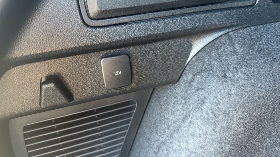 Ford Kuga 2.5 FHEV ST-Line Edition 5dr CVT Hybrid Estate - Image 27