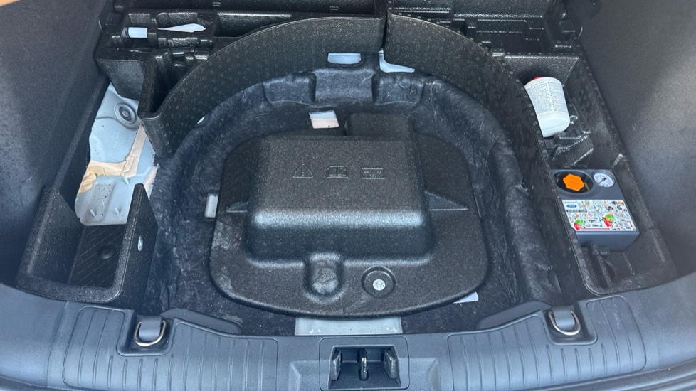 Ford Kuga 2.5 FHEV ST-Line Edition 5dr CVT Hybrid Estate - Image 29