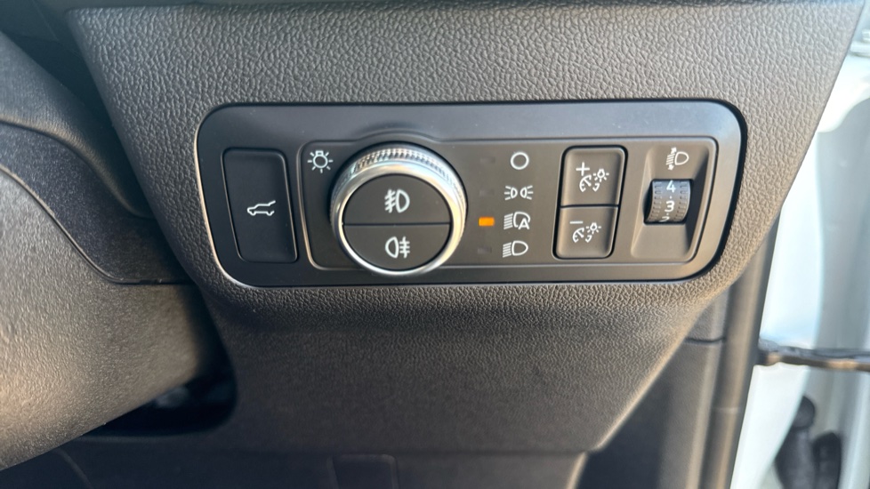 Ford Kuga 2.5 FHEV ST-Line Edition 5dr CVT Hybrid Estate - Image 33