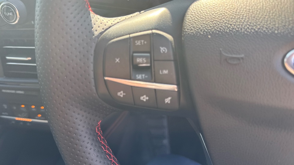 Ford Kuga 2.5 FHEV ST-Line Edition 5dr CVT Hybrid Estate - Image 37