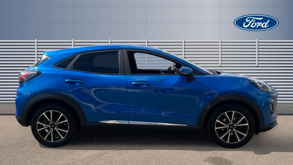 Ford Puma 1.0 EcoBoost Hybrid mHEV Titanium 5dr Petrol Hatchback - Image 5