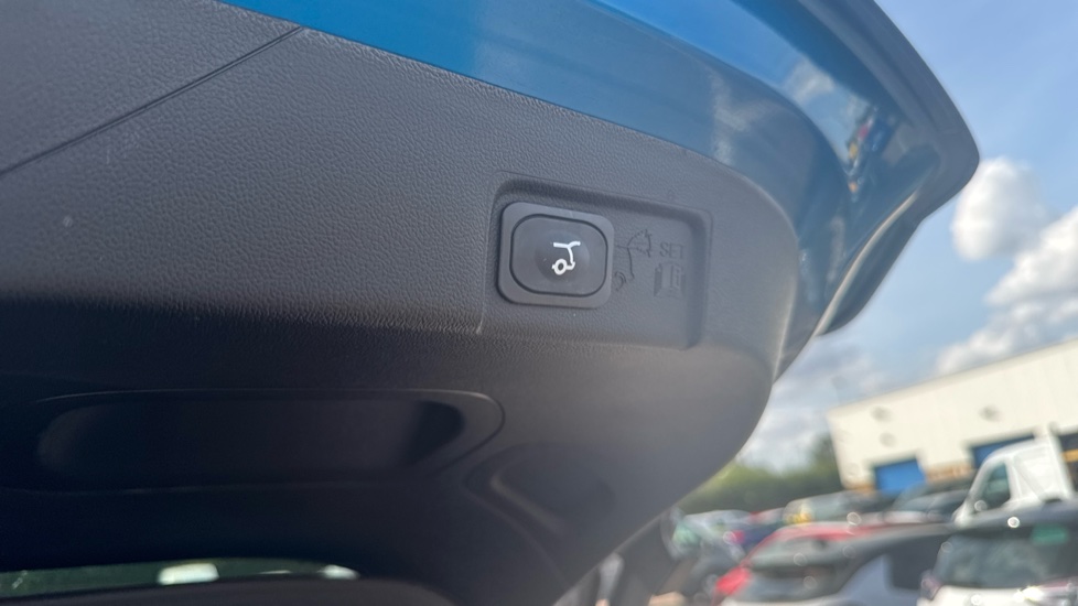 Ford Puma 123kW Premium 43kWh 5dr Auto Electric Hatchback - Image 21