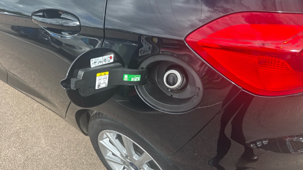 Ford Fiesta 1.0 EcoBoost Titanium 5dr Petrol Hatchback - Image 23