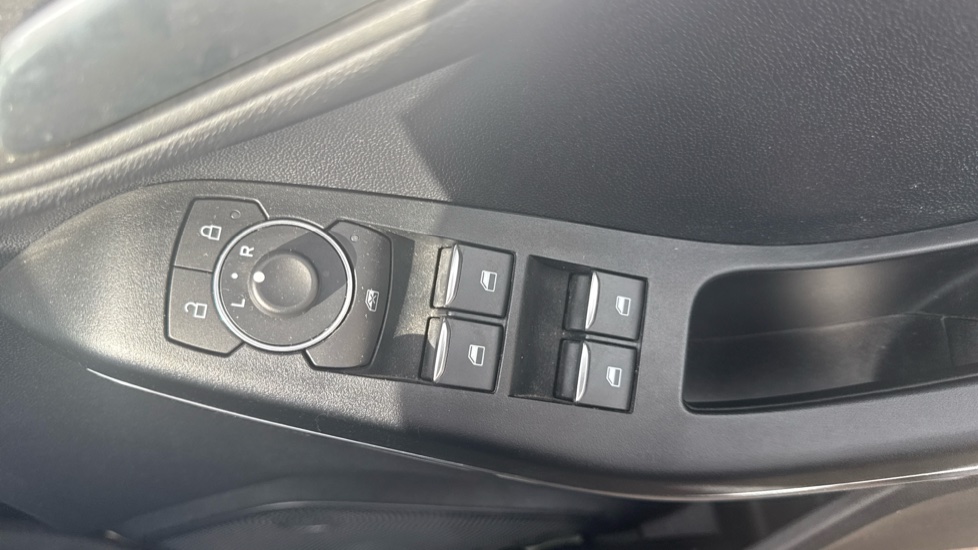 Ford Fiesta 1.0 EcoBoost Titanium 5dr Petrol Hatchback - Image 35