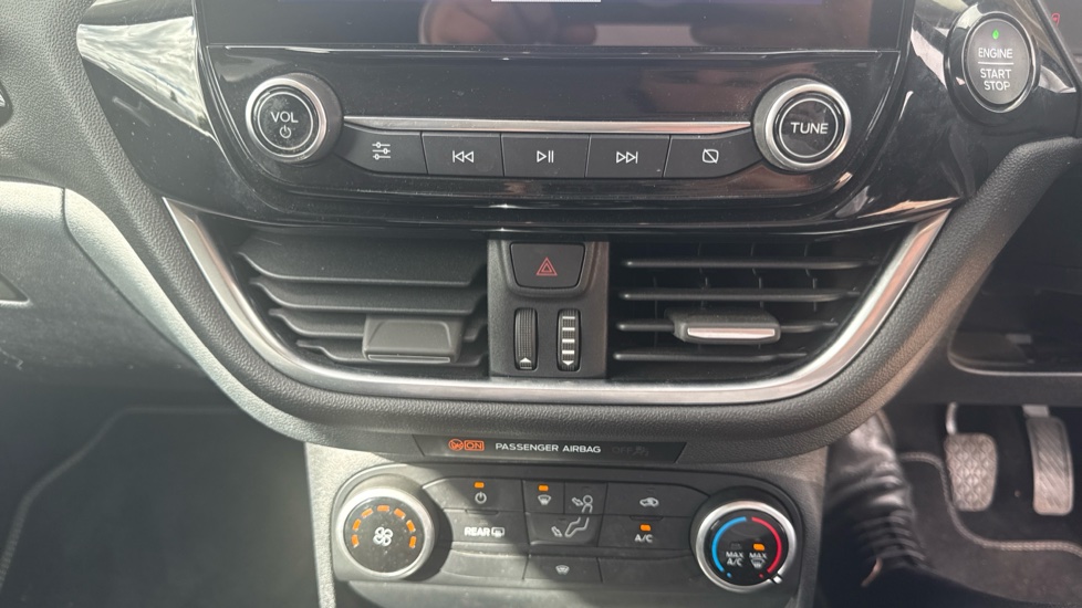 Ford Fiesta 1.0 EcoBoost Titanium 5dr Petrol Hatchback - Image 45