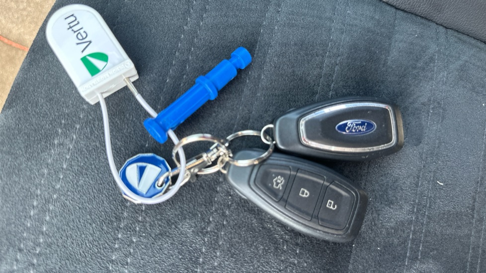 Ford Kuga 2.5 PHEV ST-Line X Edition 5dr CVT Estate - Image 20