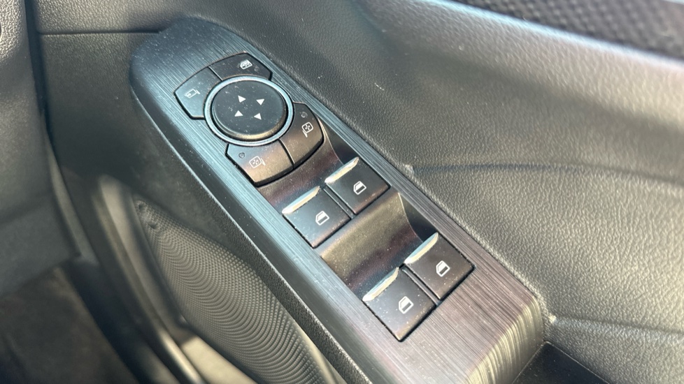 Ford Kuga 2.5 PHEV ST-Line X Edition 5dr CVT Estate - Image 25