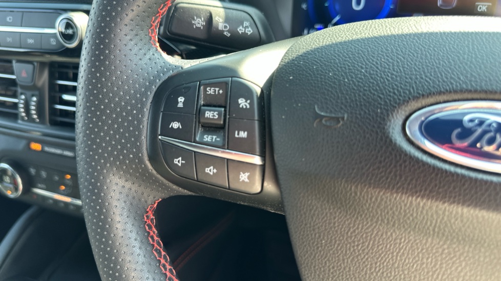 Ford Kuga 2.5 PHEV ST-Line X Edition 5dr CVT Estate - Image 30