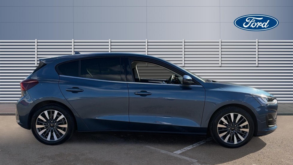 Ford Focus 1.0 EcoBoost Hybrid mHEV Titanium X 5dr Petrol Hatchback - Image 5