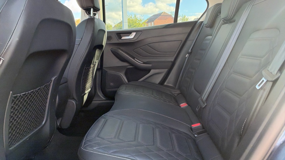 Ford Focus 1.0 EcoBoost Hybrid mHEV Titanium X 5dr Petrol Hatchback - Image 16