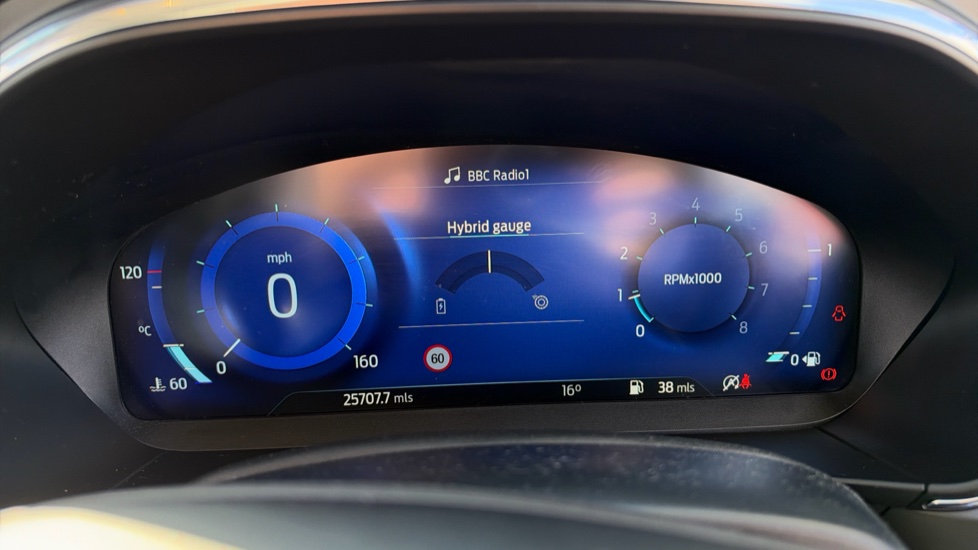 Ford Focus 1.0 EcoBoost Hybrid mHEV Titanium X 5dr Petrol Hatchback - Image 18