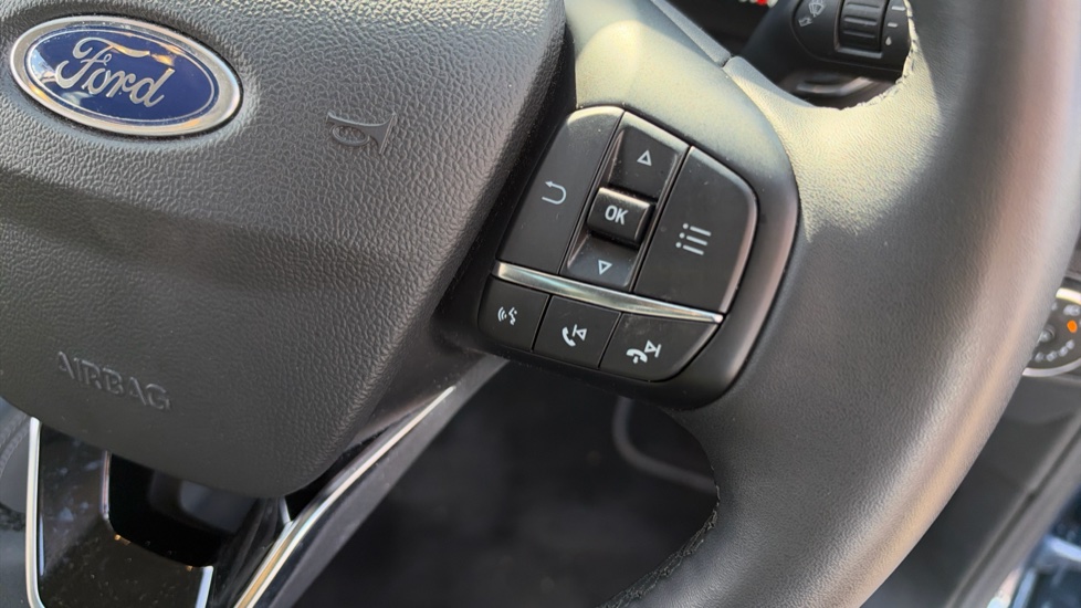 Ford Focus 1.0 EcoBoost Hybrid mHEV Titanium X 5dr Petrol Hatchback - Image 27