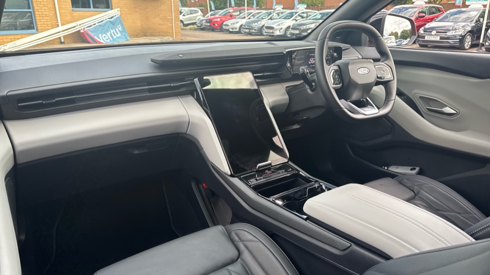 Ford Explorer 210kW Premium 77kWh 5dr Auto Electric Estate - Image 9
