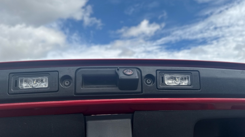 Ford Explorer 210kW Premium 77kWh 5dr Auto Electric Estate - Image 23
