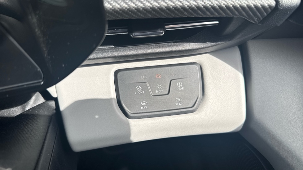 Ford Explorer 210kW Premium 77kWh 5dr Auto Electric Estate - Image 31
